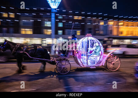 Blackpool Großbritannien, 4. November 2018. Wetter news. Eine milde und etwas langweiligen Abend in Blackpool heute Abend als die Leuchten werden zum letzten Mal in der Saison 2018. © Gary Telford/Alamy leben Nachrichten Stockfoto