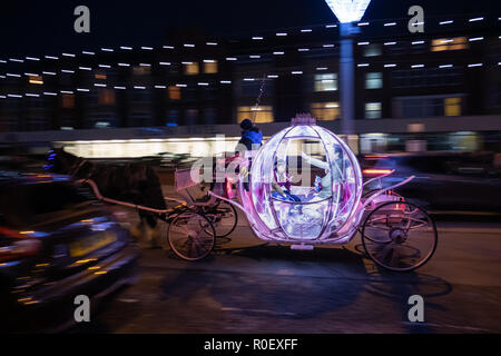 Blackpool Großbritannien, 4. November 2018. Wetter news. Eine milde und etwas langweiligen Abend in Blackpool heute Abend als die Leuchten werden zum letzten Mal in der Saison 2018. © Gary Telford/Alamy leben Nachrichten Stockfoto