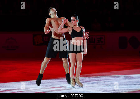 Helsinki, Finnland. 4. Nov 2018. Italiens Nicole Della Monica/Matteo Guarise (2 Paare) während der Ausstellung Gala an der ISU Grand Prix Eiskunstlauf Helsinki 2018 an der Helsinki Ice Hall (Helsingin Jaahalli) am Sonntag, den 04. November 2018. HELSINKI. (Nur redaktionelle Nutzung, eine Lizenz für die gewerbliche Nutzung erforderlich. Keine Verwendung in Wetten, Spiele oder einer einzelnen Verein/Liga/player Publikationen.) Credit: Taka Wu/Alamy leben Nachrichten Stockfoto