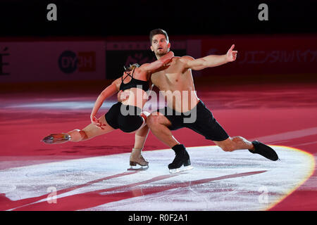 Helsinki, Finnland. 4. Nov 2018. Italiens Nicole Della Monica/Matteo Guarise (2 Paare) während der Ausstellung Gala an der ISU Grand Prix Eiskunstlauf Helsinki 2018 an der Helsinki Ice Hall (Helsingin Jaahalli) am Sonntag, den 04. November 2018. HELSINKI. (Nur redaktionelle Nutzung, eine Lizenz für die gewerbliche Nutzung erforderlich. Keine Verwendung in Wetten, Spiele oder einer einzelnen Verein/Liga/player Publikationen.) Credit: Taka Wu/Alamy leben Nachrichten Stockfoto