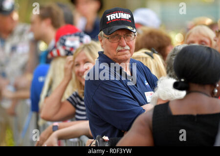 BOCA RATON, FL - November 04: Ron DeSantis, Rudy Giuliani und Attorney General Pam Bondi in Boca Raton am 4. November 2018 in Boca Raton, Florida. Personen: Atmosphäre Stockfoto