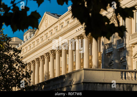 Carlton House Terrace mit Blick auf die Mall, London, England, Großbritannien Stockfoto