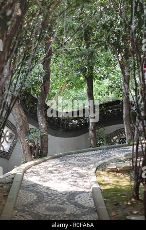 Windows auf einem traditionellen Haus entlang Church Street dekoriert