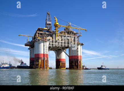 'Big Foot' von Chevron Deep Ocean Plattform, Corpus Christi Schiff Chanel, Port Aransas, Texas. Stockfoto