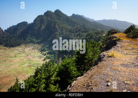 Cabo Verde, Afrika Pfad am erloschenen Vulkan Cova Krater, Berge Stockfoto