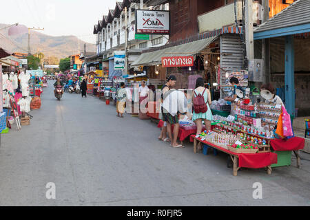 Am Abend Street Market in Pai, Thailand Stockfoto