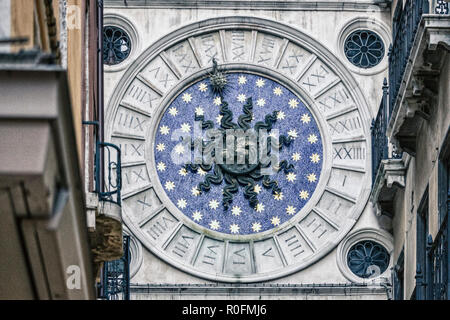 Venedig, Italien - 2/21/2016. San Mark's astronomische Uhr, im Detail Stockfoto