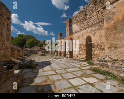 Basilika Ágios Achilleios auf Agios Achillios Insel. Prespa Lakes Region. Stockfoto