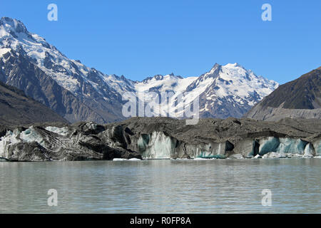 Tasman Gletscher Terminal See in Aoraki/Mount Cook National Park, Neuseeland. Die Tasman ist Neuseelands grösste Gletscher und es schmilzt. Stockfoto