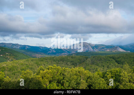 Landschaft. Fuentes Carrionas y Fuente Cobre Naturschutzgebiet, Palencia Provinz Castilla Leon, Spanien. Stockfoto