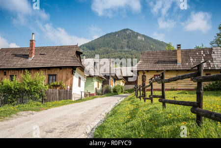 Vlkolinec Slowakei. Ein UNESCO-Weltkulturerbe, Dorf mit gut erhaltenen hölzernen Land Häuser, alte Architektur, Slowakei Stockfoto