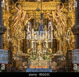Hochaltar, mit dem Bild von St James in der Mitte und die Krypta unterhalb, Kathedrale von Santiago de Compostela, Santiago de Compostela, Galicien, Spanien Stockfoto