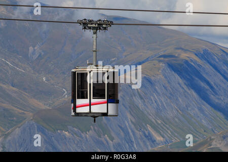 Seilbahn in Les deux Alpes im Sommer. Nähe zu sehen. Stockfoto