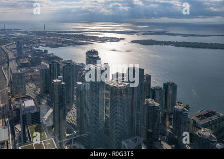 Blick von der Aussichtsplattform des CN-Tower, Toronto, Kanada Stockfoto