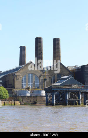 Greenwich Power Station, ein Standby-modus gas- und früher Öl und Kohlekraftwerk auf der Themse in London, Großbritannien Stockfoto