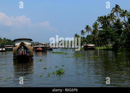 Haus Bootsfahrt auf Allappey Zurück Gewässer, Kerala Stockfoto