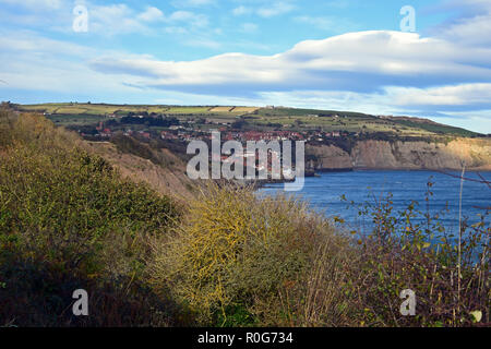 Auf der Suche nach Robin Hoods Bay aus der Asche weg in North Yorkshire Stockfoto