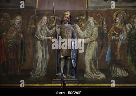 Gotische Statue des Heiligen Wenzel von Böhmen in St. Wenzel Kapelle (Svatováclavská kaple) in Saint Vitus Kathedrale in der Prager Burg in Prag, Tschechische Republik. Stockfoto