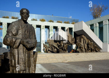 Warschau, Polen - 31. Oktober 2018: Warschauer Aufstand Denkmal, zum Warschauer Aufstand 1944 engagiert gegen die deutschen Besatzer. Stockfoto
