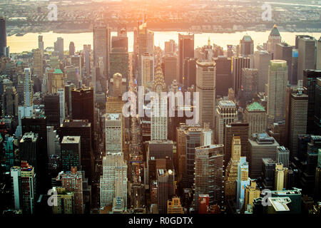 New York City bei Sonnenuntergang Luftaufnahme USA Stockfoto