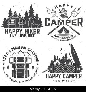 Happy Camper. Vektor. Konzept für Hemd oder Logo, Print, Stempel oder T-Stück. Vintage Design mit Taschenmesser, camping Zelt, Lagerfeuer, Wald Kabine, süßen Marshmallows auf Stick und Wald Silhouette. Stock Vektor
