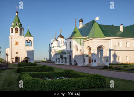 Kathedrale der Verklärung des Erlösers, Kirche Fürsprache der Jungfrau gesegnet und Superior Gebäude mit Baltic Kirche. Spassky Kloster, M Stockfoto