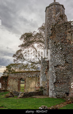 Die 15 thC Baconsthorpe Schloss, in North Norfolk, Großbritannien. Ursprünglich die Heimat der Speck, immer Heydon, Familie. War einer der wichtigsten Gebäude für 200 Jahre. Stockfoto