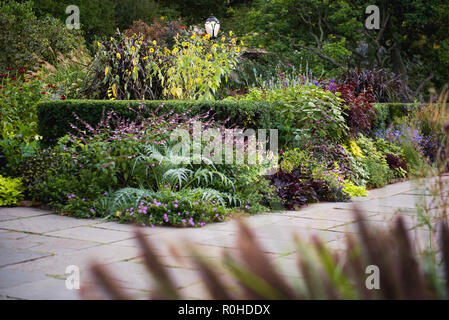 Herbst Blick auf den Wintergarten im Central Park, New York City. Stockfoto