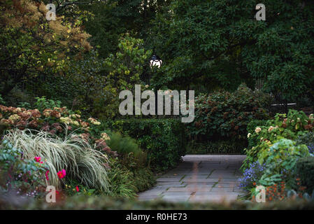 Herbst Blick auf den Wintergarten im Central Park, New York City. Stockfoto