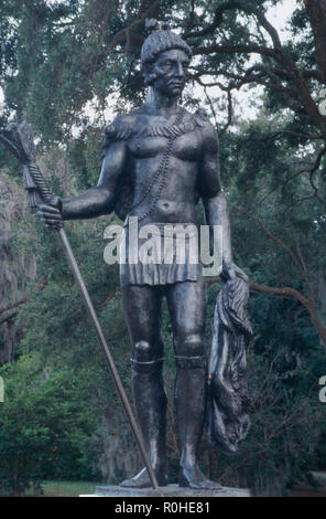 Statue des gebürtigen amerikanischen Kiawah chief Sitzung Carolina Kolonisten, 1670, Charleston, South Carolina. Foto Stockfoto