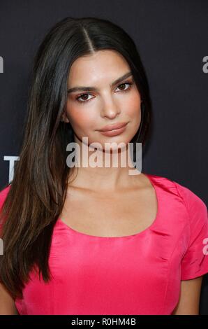 West Hollywood, CA. 4 Nov, 2018. Emily Ratajkowski in der Ankunftshalle für WELCOME HOME Premiere, die London West Hollywood, West Hollywood, CA 4. November 2018. Credit: Elizabeth Goodenough/Everett Collection/Alamy leben Nachrichten Stockfoto