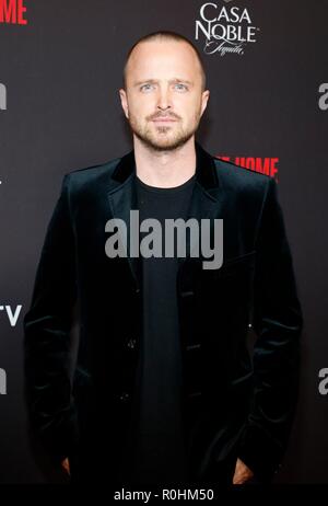 West Hollywood, CA. 4 Nov, 2018. Aaron Paul in der Ankunftshalle für WELCOME HOME Premiere, die London West Hollywood, West Hollywood, CA 4. November 2018. Credit: Elizabeth Goodenough/Everett Collection/Alamy leben Nachrichten Stockfoto