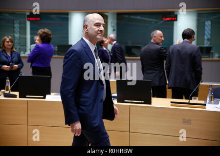 Brüssel, Belgien. 5. November 2018. Der EU-Kommissar für die Ressorts Finanzen, Pierre Moscovici in der Eurogruppe Finanzminister auf EU-Hauptquartier. Alexandros Michailidis/Alamy leben Nachrichten Stockfoto