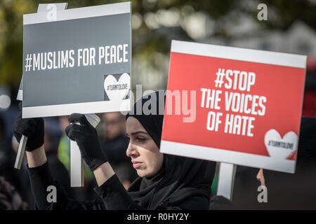 London, Großbritannien. 4. Nov 2018. Die britischen Muslime melden Sie den jährlichen Arbaeen Prozession am Marble Arch. Credit: Guy Corbishley/Alamy leben Nachrichten Stockfoto