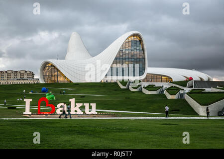 Außenansicht des Heydar Aliyev Center in Baku, Aserbaidschan Stockfoto