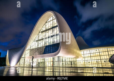 Außenansicht des Heydar Aliyev Center in Baku, Aserbaidschan Stockfoto