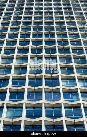 Mittelpunkt hohes Gebäude, London, England, UK. 33-stöckige Turm in der Brutalist Stil, 1966. Detail Stockfoto