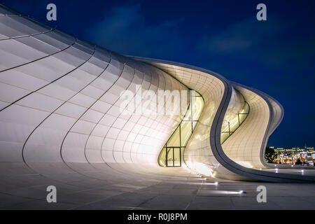 Außenansicht des Heydar Aliyev Center in Baku, Aserbaidschan Stockfoto