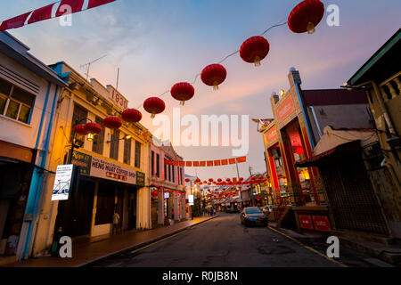 Schöne koloniale Architektur auf der Jonker Street in Malacca Stadt in Malaysia. Schöne Chinatown in Südostasien. Stockfoto