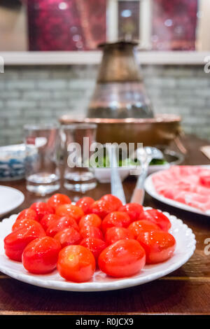 Eine traditionelle chinesische Eintopf mit Fleisch und Gewürzen. Stockfoto
