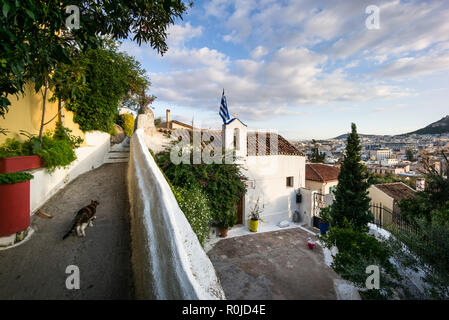 Athen. Griechenland. Agios Georgios tou Vrachou (Kirche St. George der Rock) Stil der Kykladen Architektur von anafiotika am Rande der Plaka distr Stockfoto