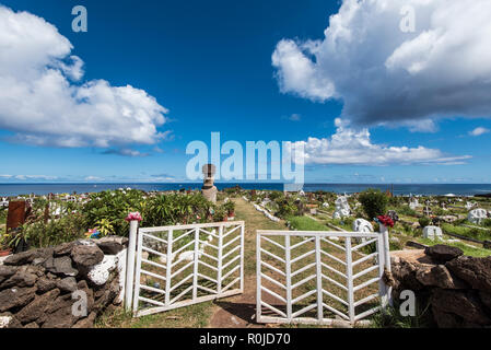 Die charakteristische Friedhof von Hanga Roa Stockfoto