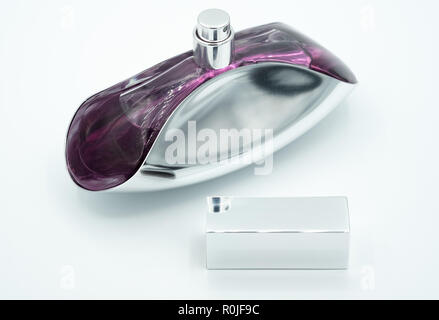 Parfüm Flasche schneiden Sie auf weißem Hintergrund Stockfoto