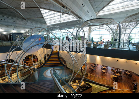 Turkish Airlines Business Class Lounge im Internationalen Flughafen Atatürk, Istanbul, Türkei Stockfoto