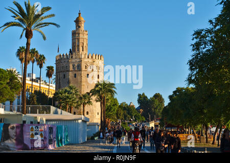 Gold Turm - Torre del Oro in Sevilla, Spanien Stockfoto