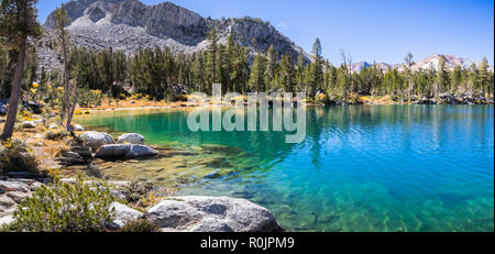 Panoramablick auf Steelhead See in der östlichen Sierra Mountains, Kalifornien Stockfoto