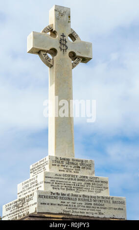 Marmor Kreuz grabstein an der Waverley Friedhof Bronte Sydney, NSW, Australien. Stockfoto