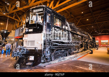 September 22, 2018 in Sacramento/CA/USA - historische Lokomotive an der California State Railroad Museum angezeigt Stockfoto