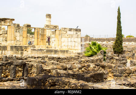 3. Mai 2018 Der ausgegrabenen Ruinen einer Faust Jahrhundert jüdische Synagoge in der antiken Stadt Kafarnaum in Israel. Stockfoto