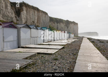 Criel sur Mer, Picardie, Strandhütten Stockfoto